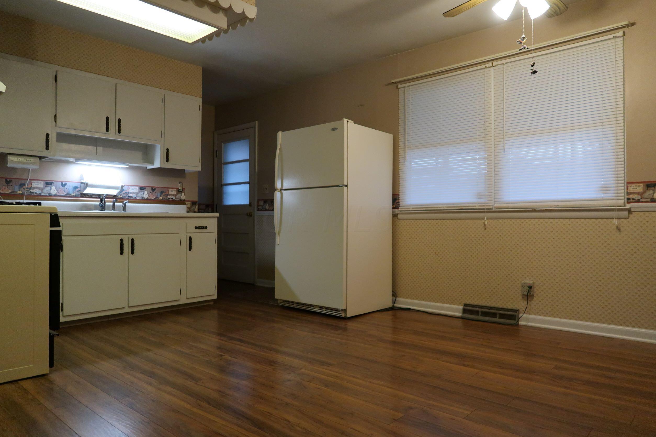 145 Fieldpoint Road Heath, OH 43056 - Photo 8 of 29 3 Kitchen
