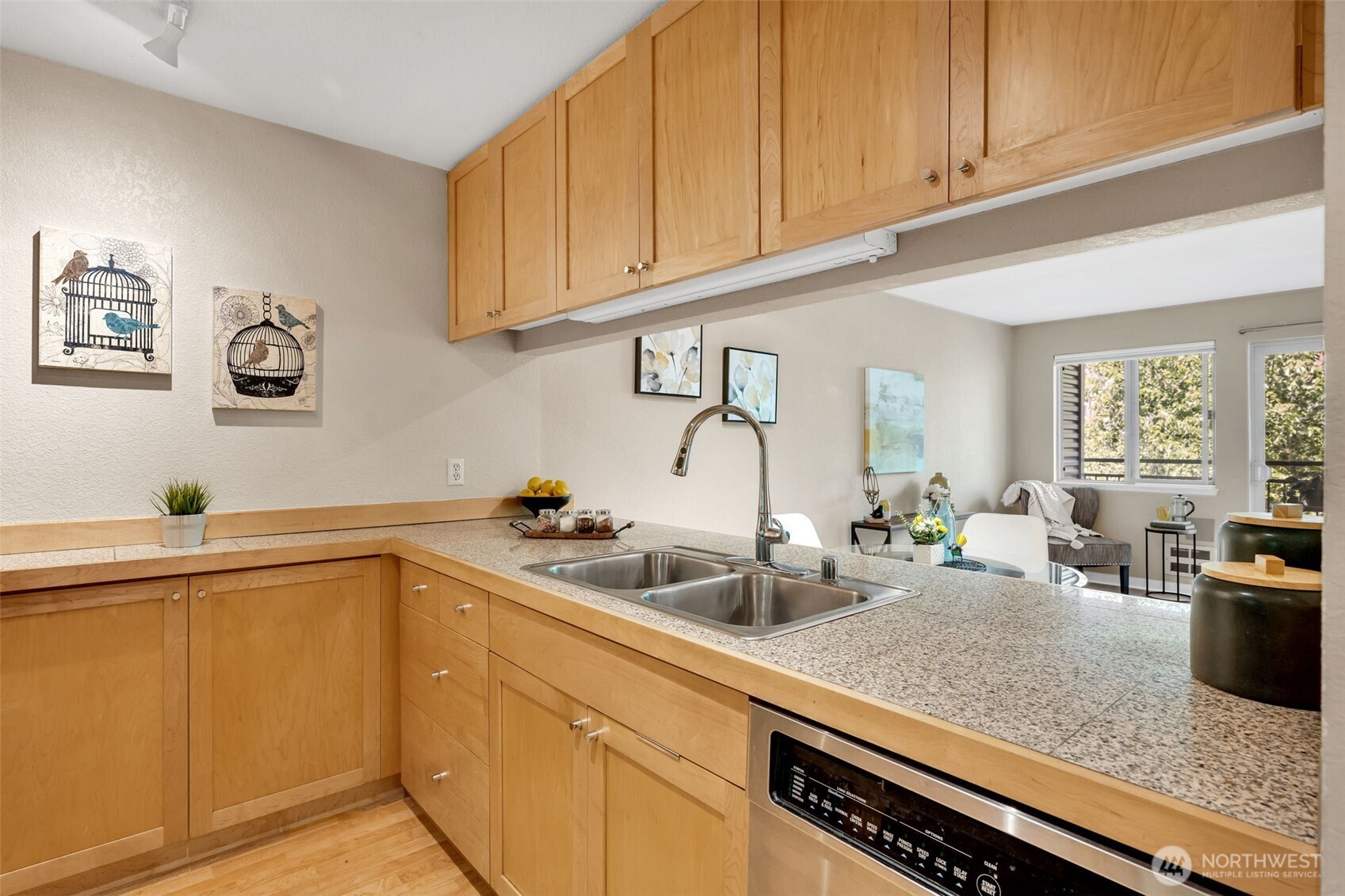 275 West Roy Street, Unit 319 Seattle, WA 98119 - Photo 12 of 30