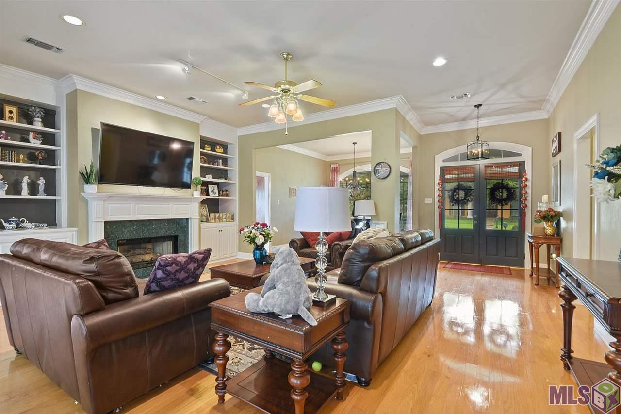 10318 Rustic Oak Drive Baton Rouge, LA 70810 - Photo 3 of 21 Gallery Image 3
