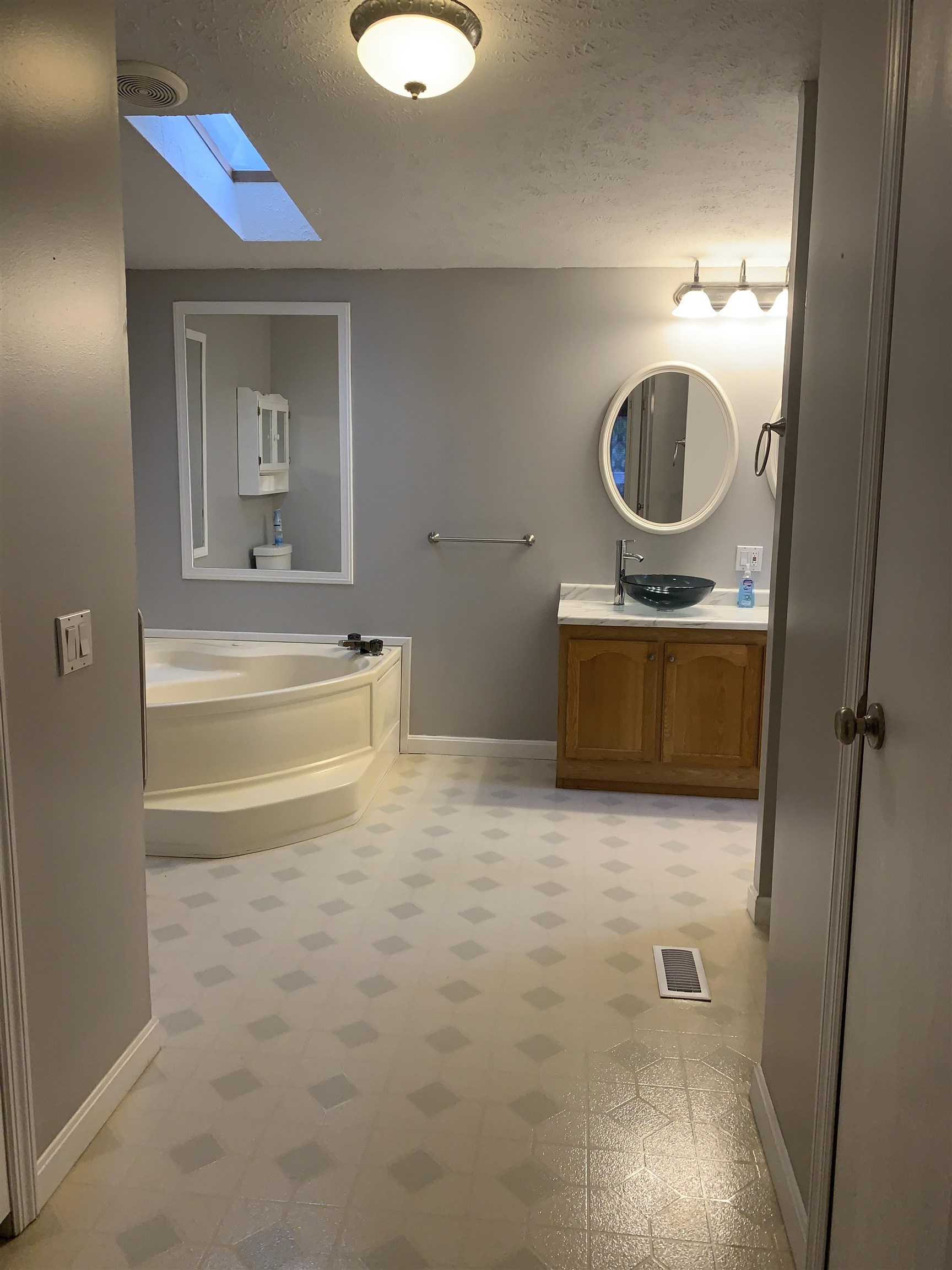 31 Bog Road Hillsborough, NH 03244 - Photo 7 of 22 Gallery Image 7