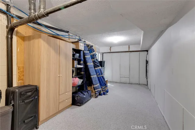 $500,000 | 1074 Yellowstone Drive, Wrightwood, CA 92397