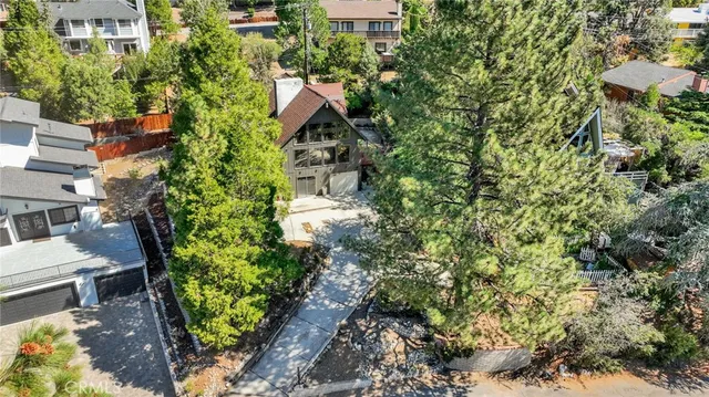 $500,000 | 1074 Yellowstone Drive, Wrightwood, CA 92397