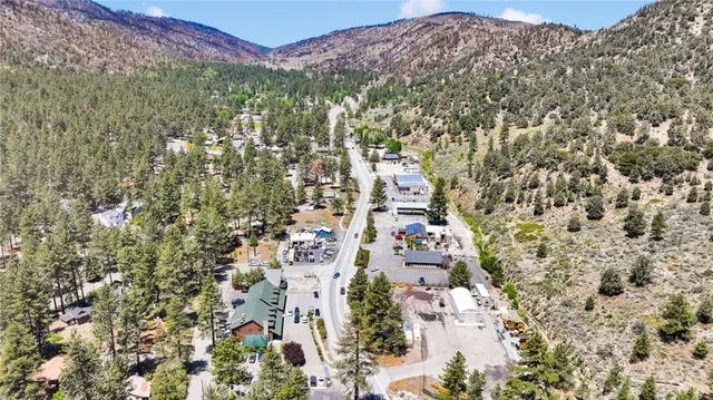 $500,000 | 1074 Yellowstone Drive, Wrightwood, CA 92397