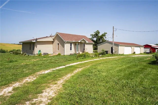 $278,000 | 29873 Northeast Scott Road, Greeley, KS 66033