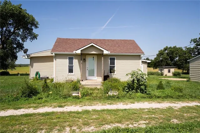 $278,000 | 29873 Northeast Scott Road, Greeley, KS 66033