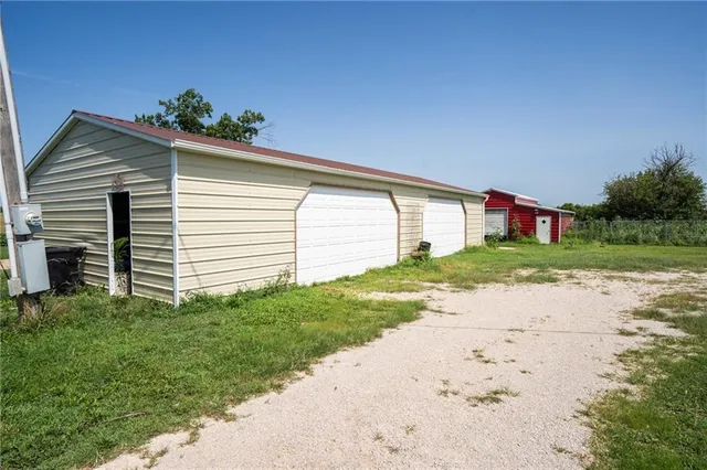 $278,000 | 29873 Northeast Scott Road, Greeley, KS 66033