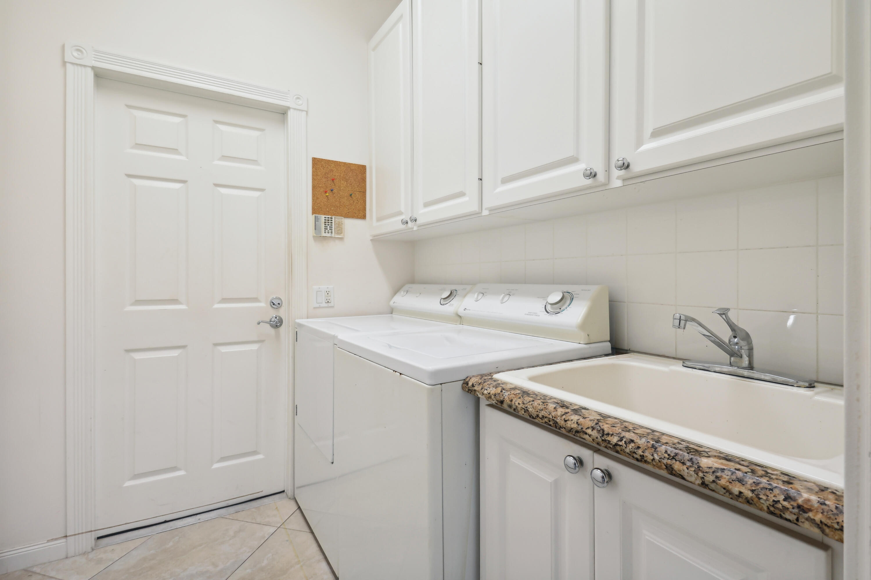 7647 Red River Road West Palm Beach, FL 33411 - Photo 29 of 95 LAUNDRY