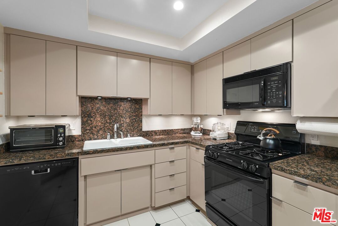 8160 Manitoba Street, Unit 113 Playa del Rey, CA 90293 - Photo 16 of 48