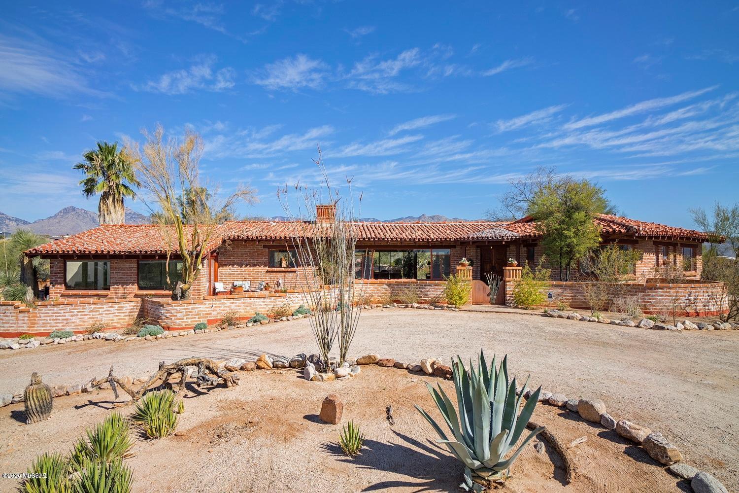 2820 North Cactus Flower Road Tucson, AZ 85749 - Photo 1 of 36