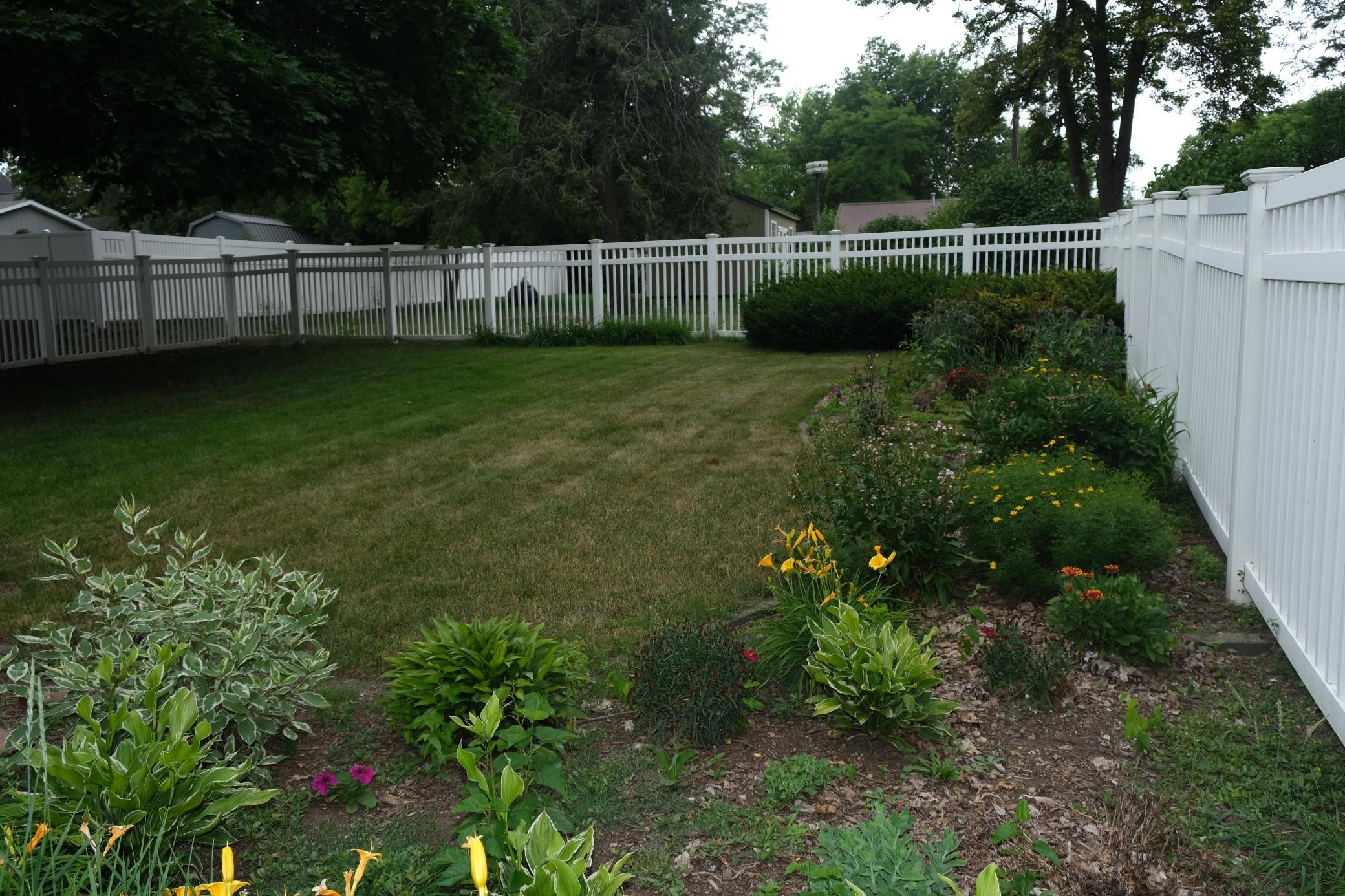 401 Logan Avenue Jackson, MN 56143 - Photo 4 of 17