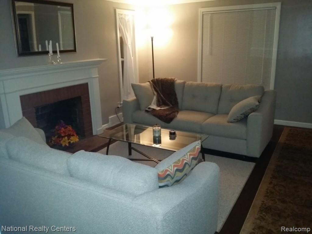 14884 Greenview Road Detroit, MI 48223 - Photo 9 of 17