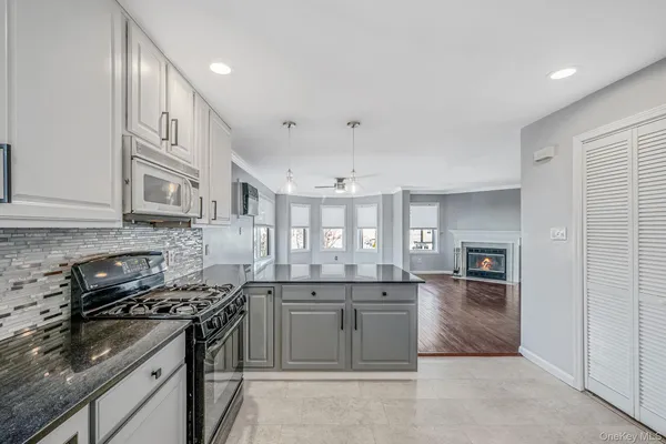 $4,000 | 272 East Harrison Street, Unit 2, Long Beach, NY 11561