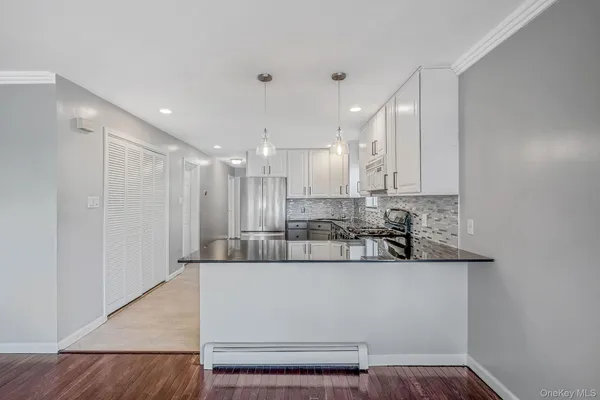 $4,000 | 272 East Harrison Street, Unit 2, Long Beach, NY 11561