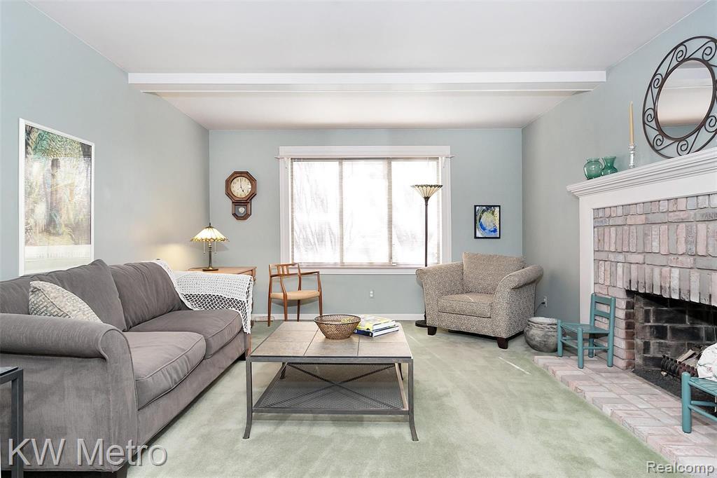 828 Ten Point Drive Rochester Hills, MI 48309 - Photo 8 of 56