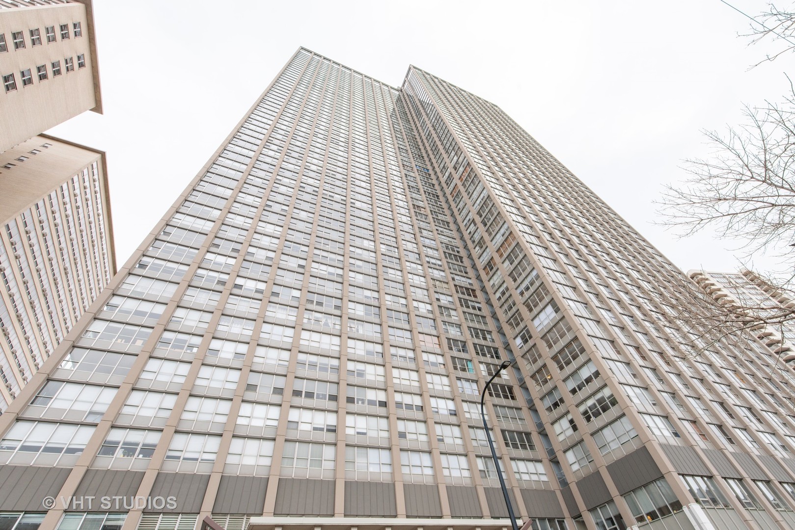 655 West Irving Park Road, Unit 4916 Chicago, IL 60613 - Photo 1 of 13