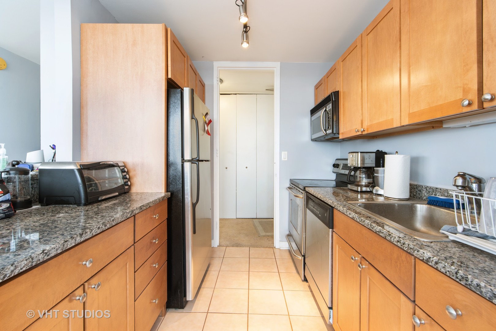 655 West Irving Park Road, Unit 4916 Chicago, IL 60613 - Photo 7 of 13