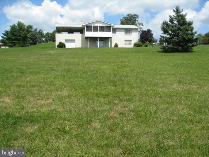 4599 Griffith Road Mount Airy, MD 21771 - Photo 8 of 11 a house view with a garden space