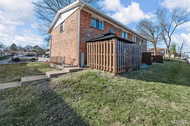$129,900 | 10622 Carroll Wood Way, St. Louis, MO 63128