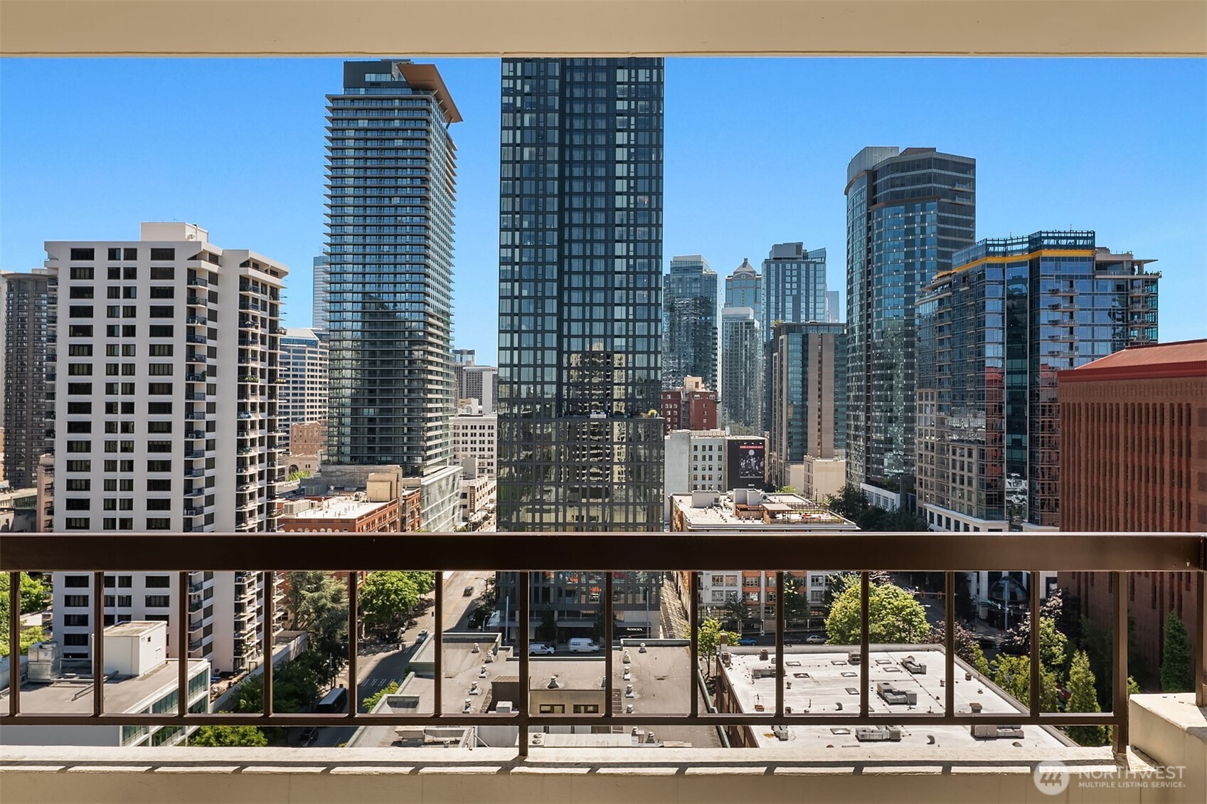 2201 3rd Avenue, Unit 2003 Seattle, WA 98121 - Photo 29 of 38