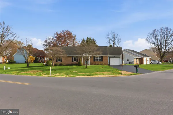 $304,900 | 497 Crosswinds Drive, Lititz, PA 17543