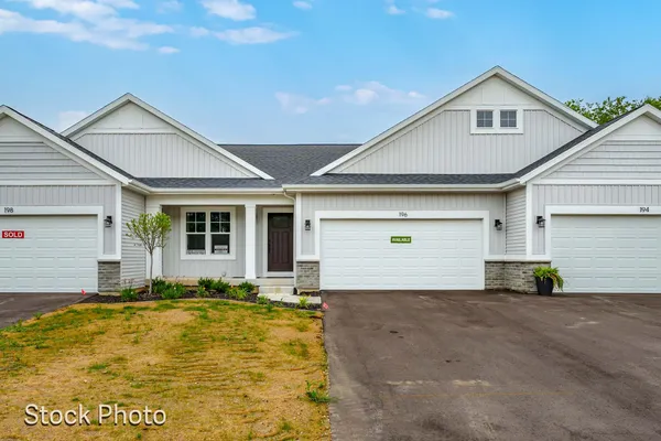 $349,900 | 1593 North Village Circle, Kalamazoo, MI 49009
