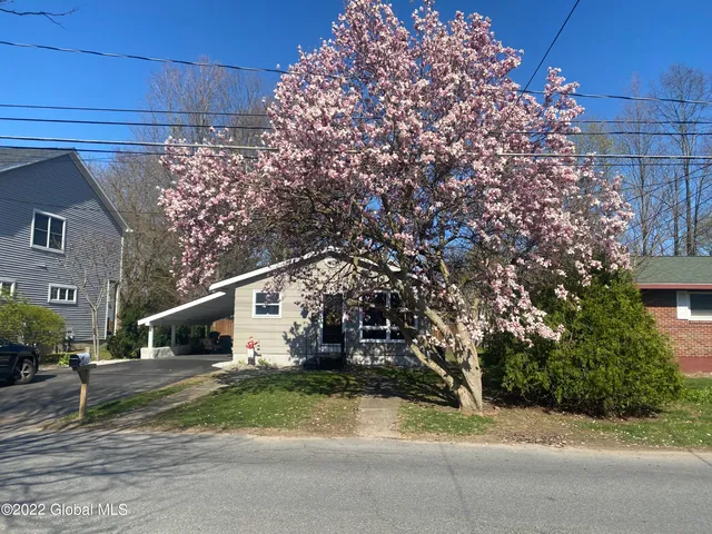 $2,699 | 132 Jefferson Street, Saratoga Springs, NY 12866