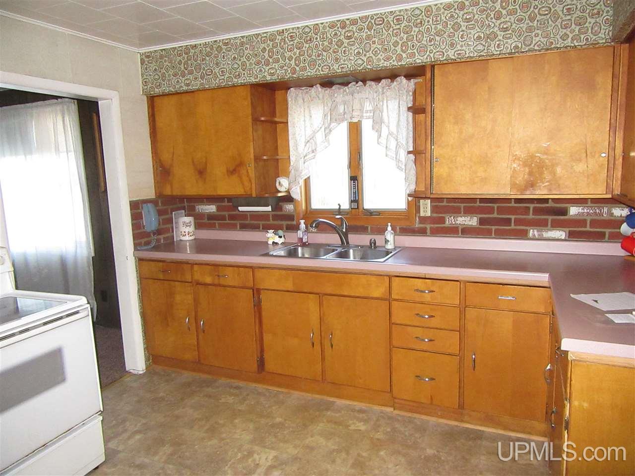 5025 Gardapee Road Manistique, MI 49854 - Photo 3 of 15