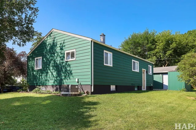 $319,999 | 2440 West Cheyenne Road, Waukegan, IL 60087