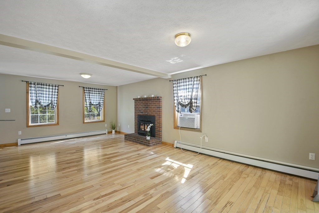 28 New Westminster Road Hubbardston, MA 01452 - Photo 6 of 37 Gallery Image 6
