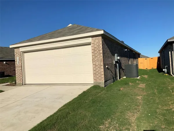 $2,150 | 1724 Crossbill Street, Forney, TX 75126