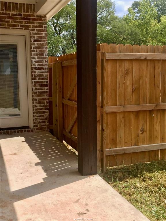109 Ehlinger Drive Bryan, TX 77801 - Photo 2 of 25