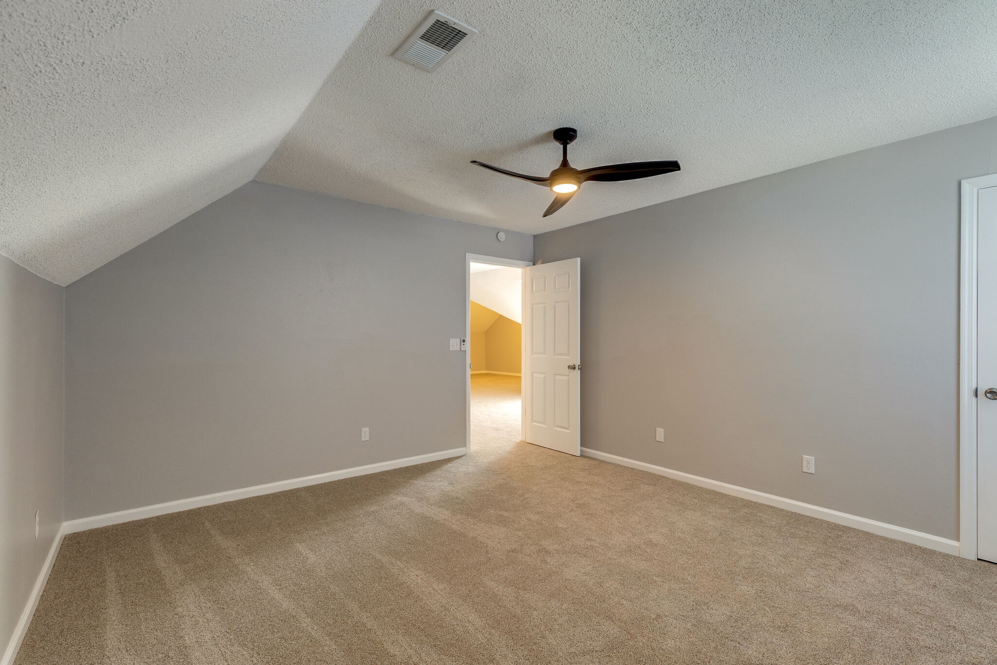 2106 Spring Hill Circle Spring Hill, TN 37174 - Photo 22 of 38 an empty room with a ceiling fan and window