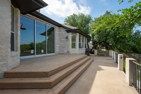 $985,000 | 2504 Sonoma Cove, Austin, TX 78738