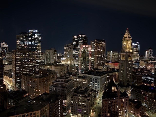 65 East India Row, Unit 33A Boston, MA 02110 - Photo 6 of 36 a city view