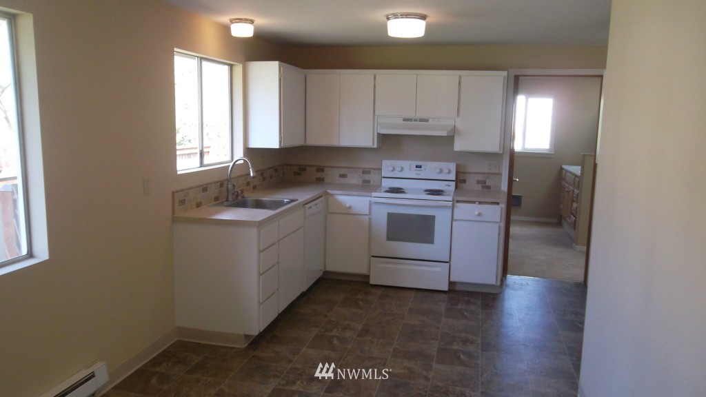 22109 7th Place West Bothell, WA 98021 - Photo 2 of 19