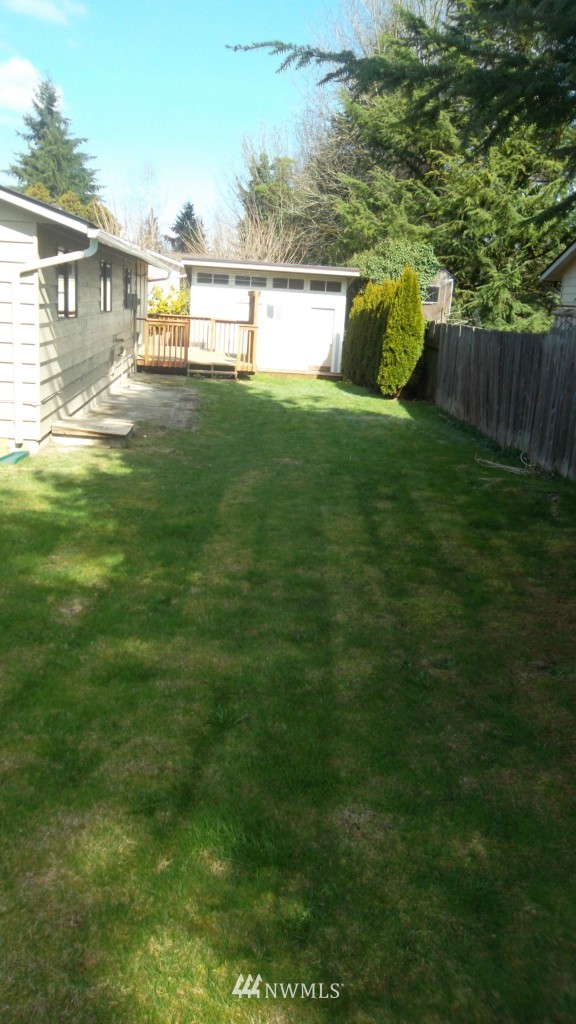 22109 7th Place West Bothell, WA 98021 - Photo 17 of 19