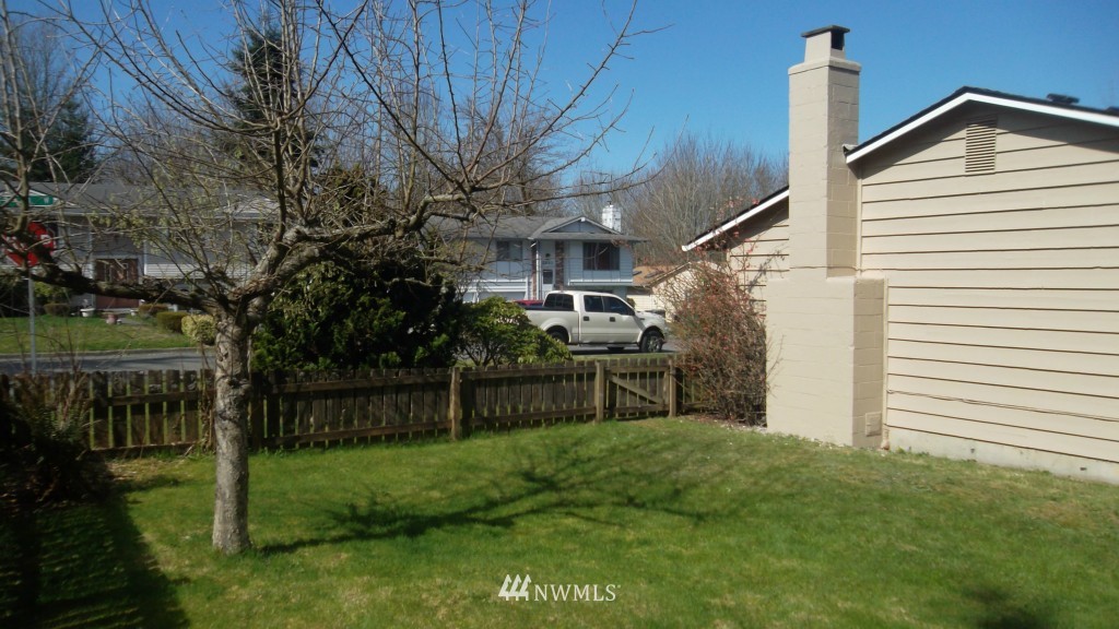 22109 7th Place West Bothell, WA 98021 - Photo 18 of 19