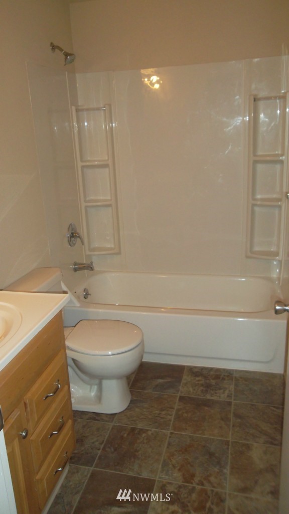 22109 7th Place West Bothell, WA 98021 - Photo 7 of 19