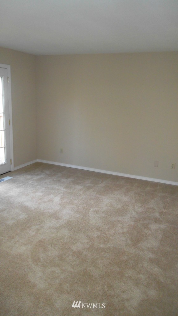 22109 7th Place West Bothell, WA 98021 - Photo 8 of 19