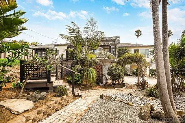 a view of outdoor space