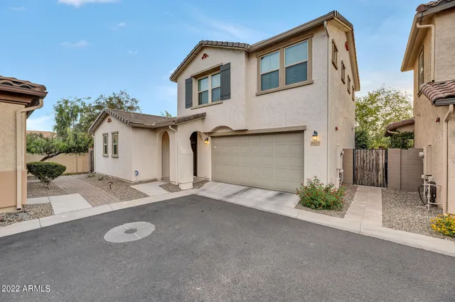 $3,149 | 4625 East Beck Lane, Phoenix, AZ 85032