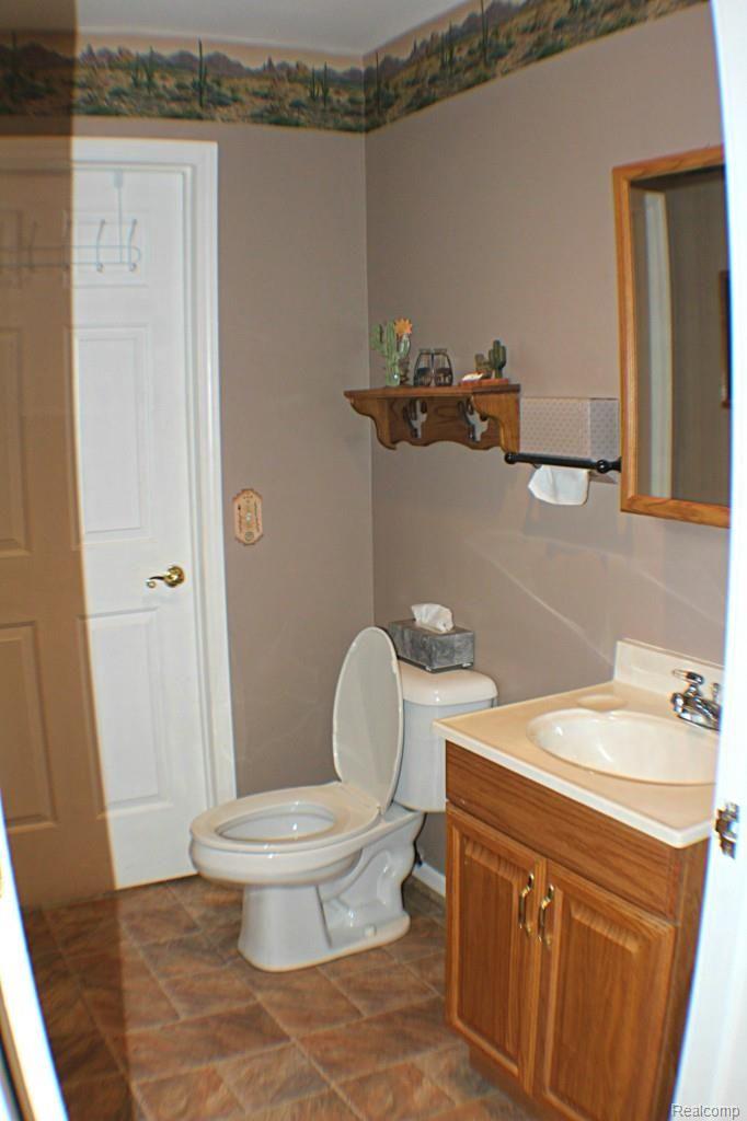 21721 Rust Road New Boston, MI 48164 - Photo 15 of 40 22.JPG