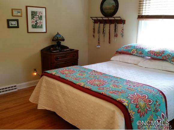 25 Red Oak Road Asheville, NC 28804 - Photo 14 of 24