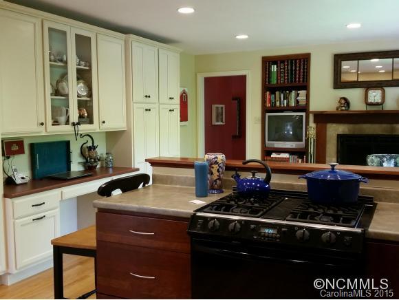 25 Red Oak Road Asheville, NC 28804 - Photo 9 of 24