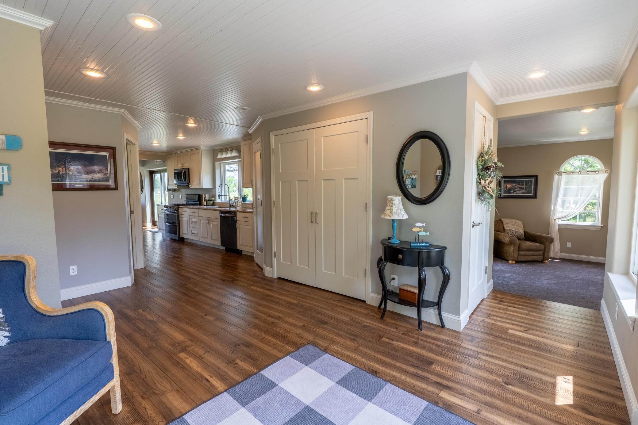 403 Riverview Drive Southeast Warroad, MN 56763 - Photo 18 of 41