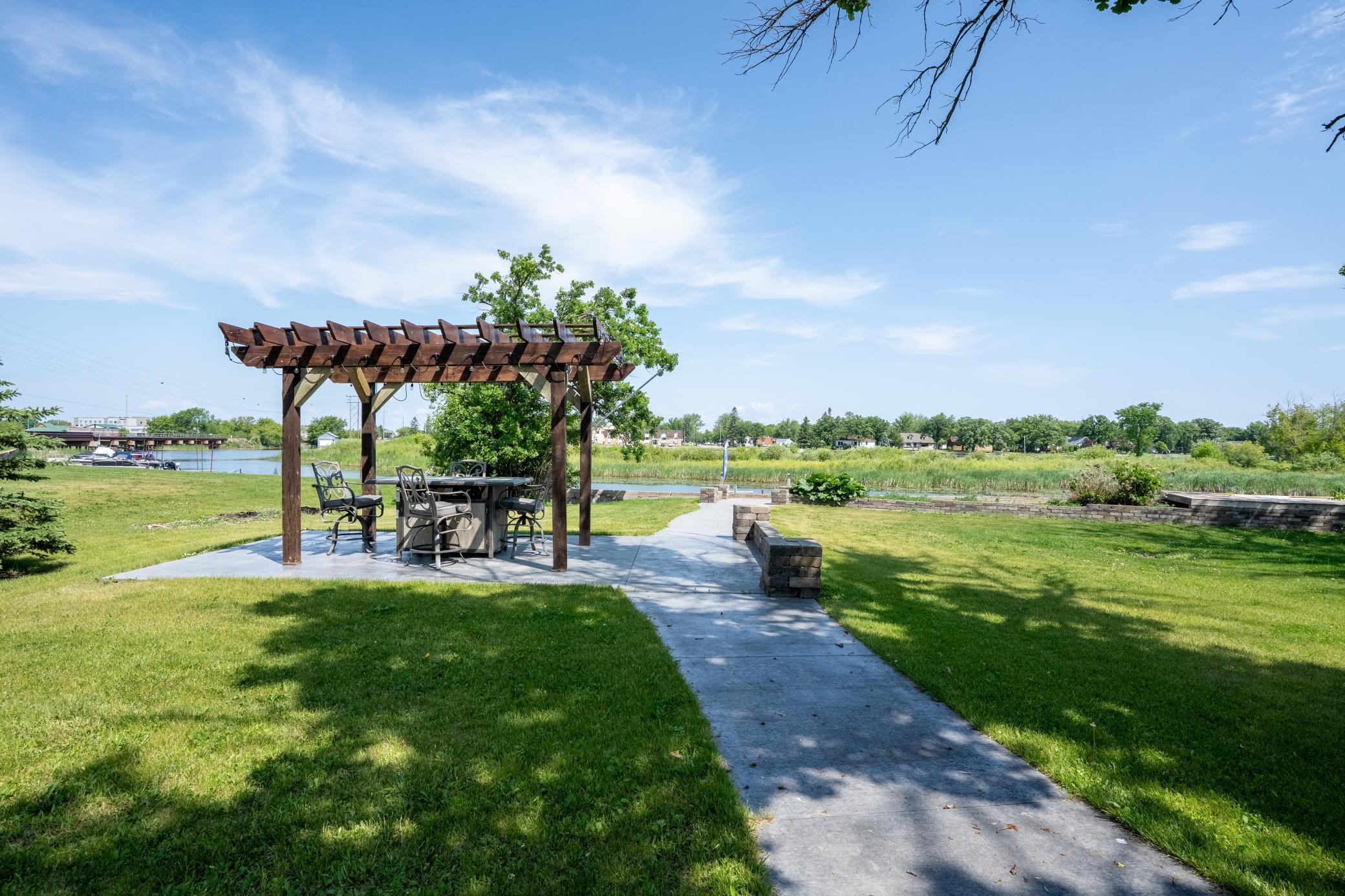 403 Riverview Drive Southeast Warroad, MN 56763 - Photo 5 of 41