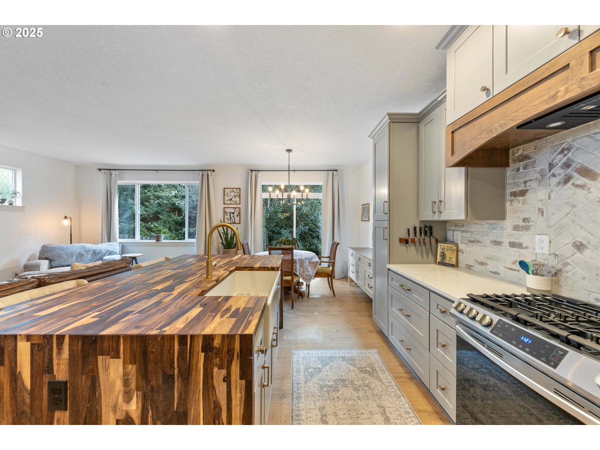 30486 Southwest Ruth Street Wilsonville, OR 97070 - Photo 12 of 39