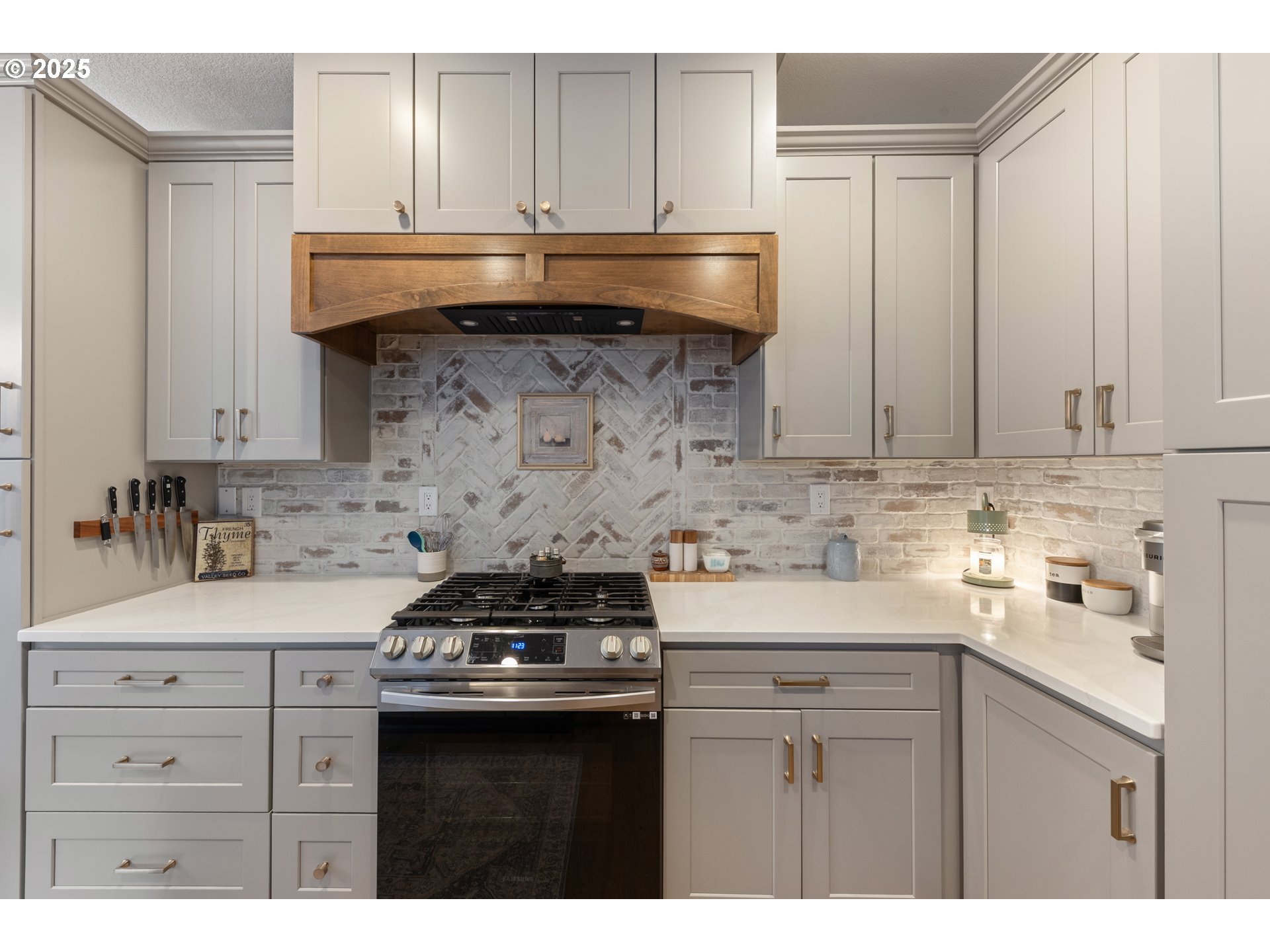 30486 Southwest Ruth Street Wilsonville, OR 97070 - Photo 15 of 39