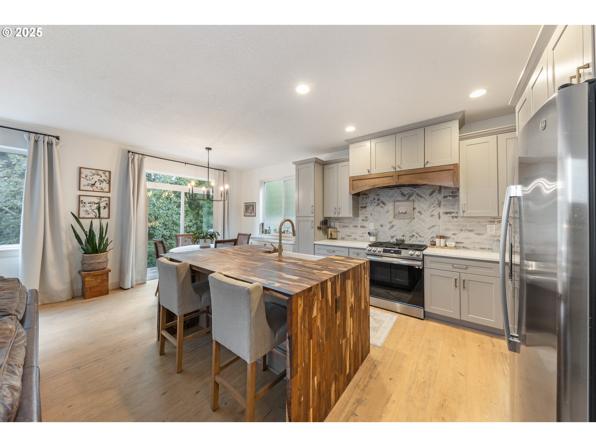 30486 Southwest Ruth Street Wilsonville, OR 97070 - Photo 16 of 39