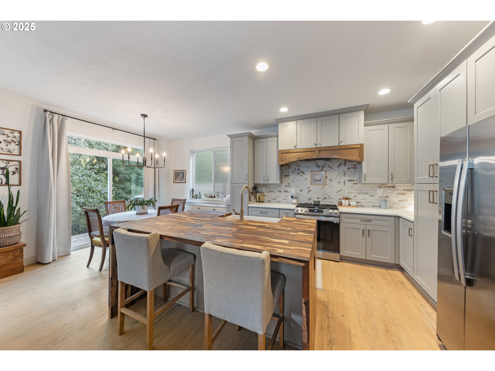 30486 Southwest Ruth Street Wilsonville, OR 97070 - Photo 17 of 39